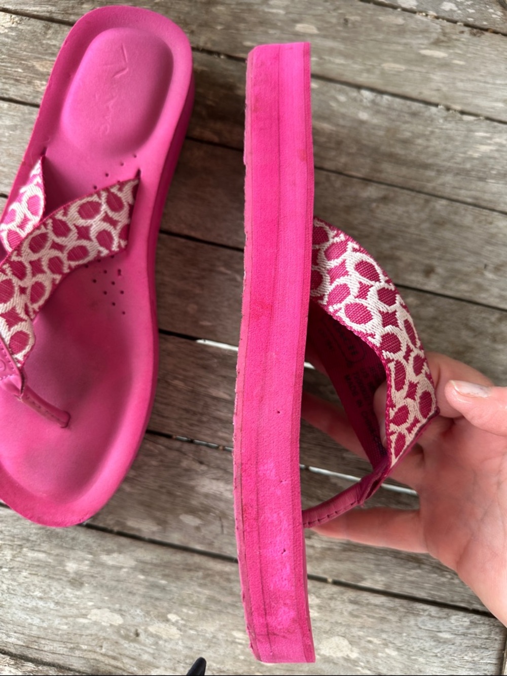 Coach Pink/White Signature Flip Flop Sandals 8 1/2 - Picture 7 of 11